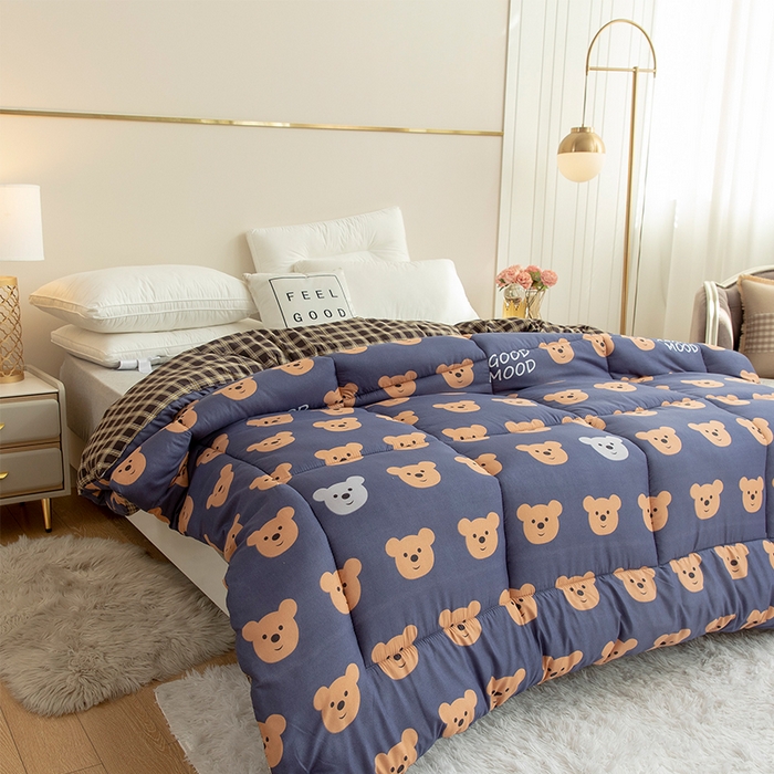 91家纺网 家纺一手货源 找家纺 悦织湾家纺 2025仿棉印花纯色学生被春秋被冬被四季通用被子被芯量多价优整年不断货 熊头