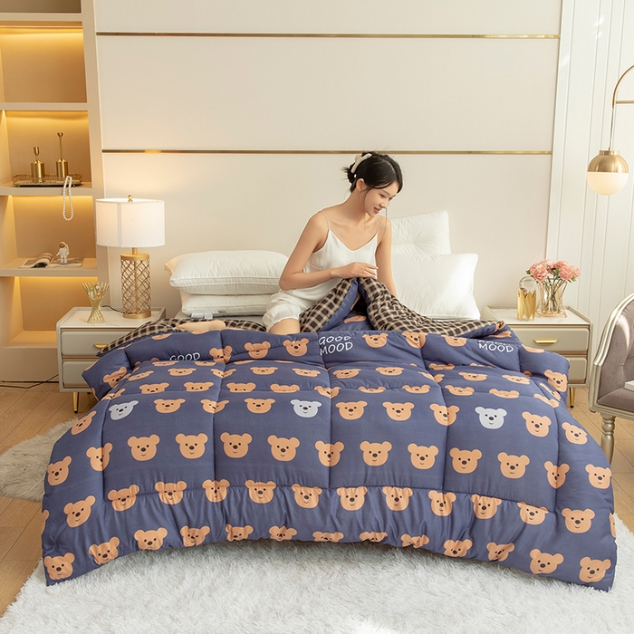 91家纺网 家纺一手货源 找家纺 悦织湾家纺 2025仿棉印花纯色学生被春秋被冬被四季通用被子被芯量多价优整年不断货 熊头