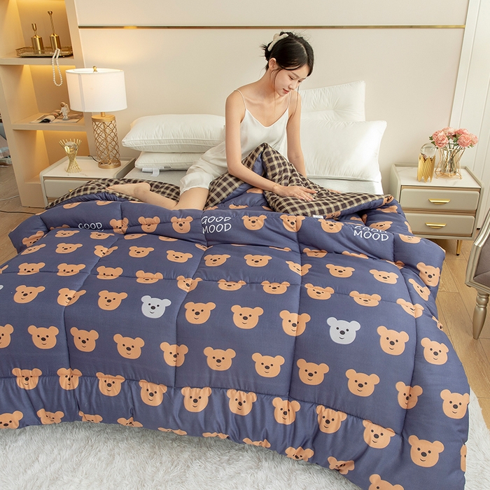 91家纺网 家纺一手货源 找家纺 悦织湾家纺 2025仿棉印花纯色学生被春秋被冬被四季通用被子被芯量多价优整年不断货 熊头