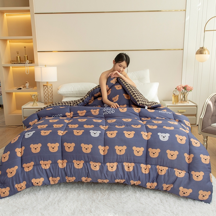 91家纺网 家纺一手货源 找家纺 悦织湾家纺 2025仿棉印花纯色学生被春秋被冬被四季通用被子被芯量多价优整年不断货 熊头