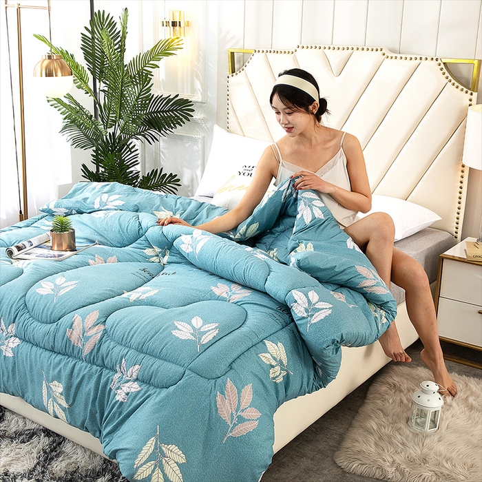 91家纺网 家纺一手货源 找家纺 悦织湾家纺 2025仿棉印花纯色学生被春秋被冬被四季通用被子被芯量多价优整年不断货 樱之恋