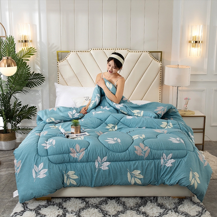 91家纺网 家纺一手货源 找家纺 悦织湾家纺 2025仿棉印花纯色学生被春秋被冬被四季通用被子被芯量多价优整年不断货 樱之恋