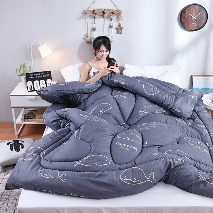 91家纺网 家纺一手货源 找家纺 悦织湾家纺 2025仿棉印花纯色学生被春秋被冬被四季通用被子被芯量多价优整年不断货 鱼