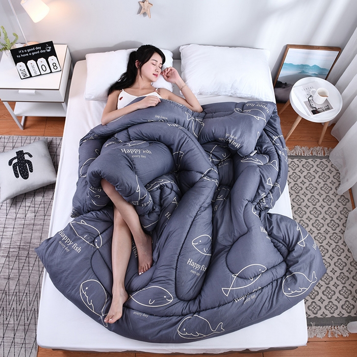 91家纺网 家纺一手货源 找家纺 悦织湾家纺 2025仿棉印花纯色学生被春秋被冬被四季通用被子被芯量多价优整年不断货 鱼