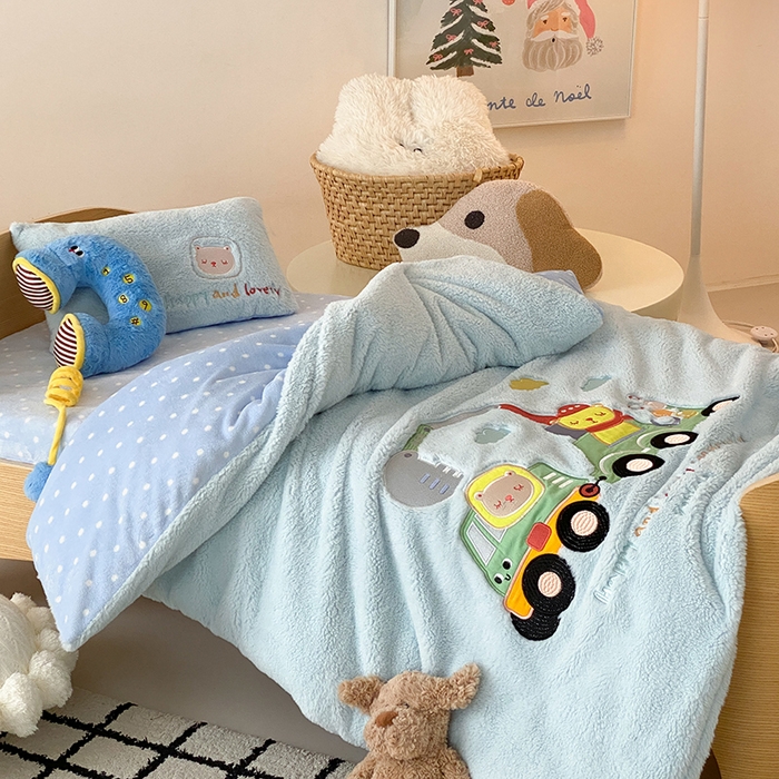 91家纺网 家纺一手货源 找家纺 宝贝优选 2025新款A类保暖幼儿园儿童绒套件（绵羊绒+牛奶绒） 斯特工程车