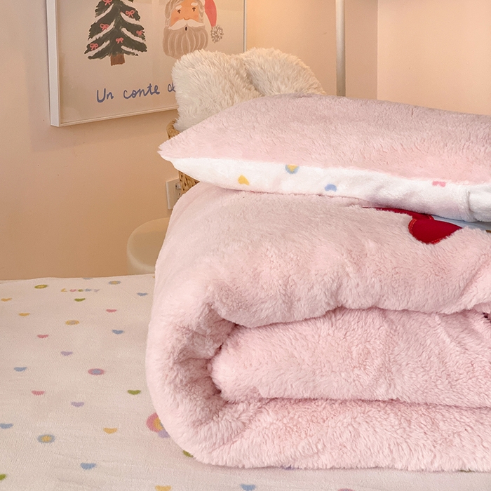 91家纺网 家纺一手货源 找家纺 宝贝优选 2025新款A类保暖幼儿园儿童绒套件（绵羊绒+牛奶绒） 巧悦女孩