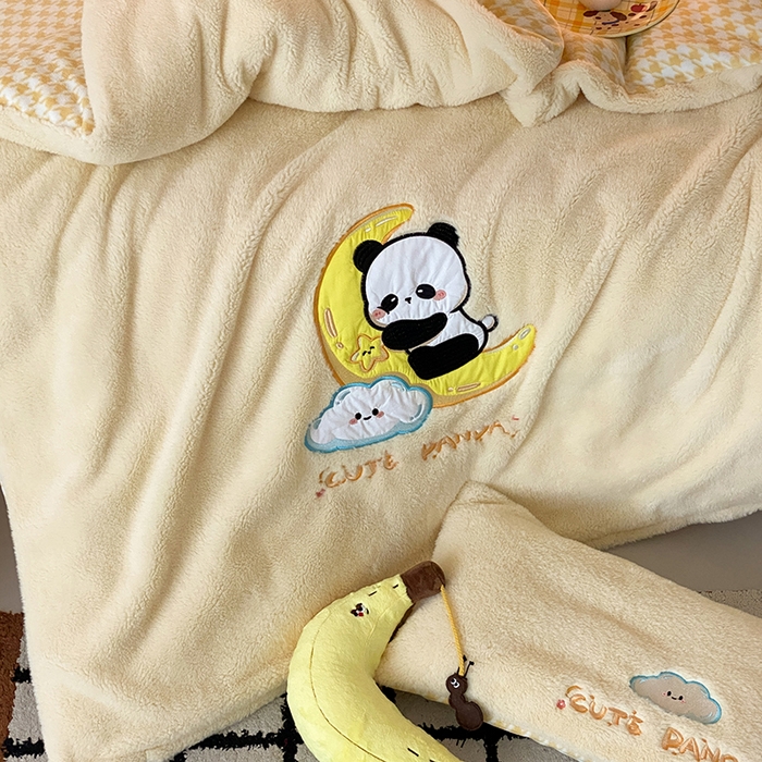 91家纺网 家纺一手货源 找家纺 宝贝优选 2025新款A类保暖幼儿园儿童绒套件（绵羊绒+牛奶绒） 晚安熊猫