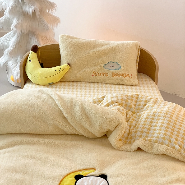 91家纺网 家纺一手货源 找家纺 宝贝优选 2025新款A类保暖幼儿园儿童绒套件（绵羊绒+牛奶绒） 晚安熊猫