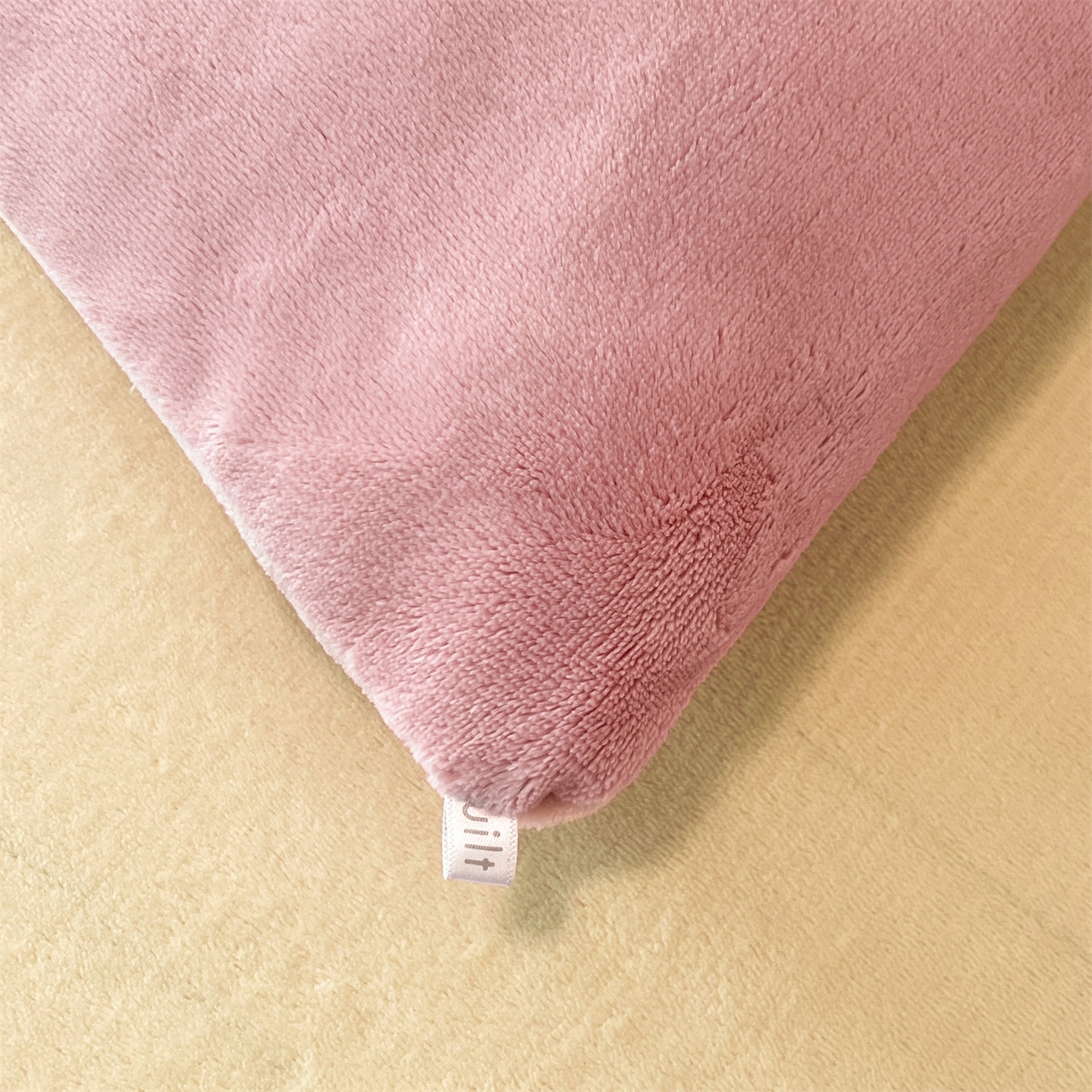 91家纺网 家纺一手货源 找家纺 换种生活 2025新款A类牛奶绒毛巾绣冬被被子被芯 萌趣猫