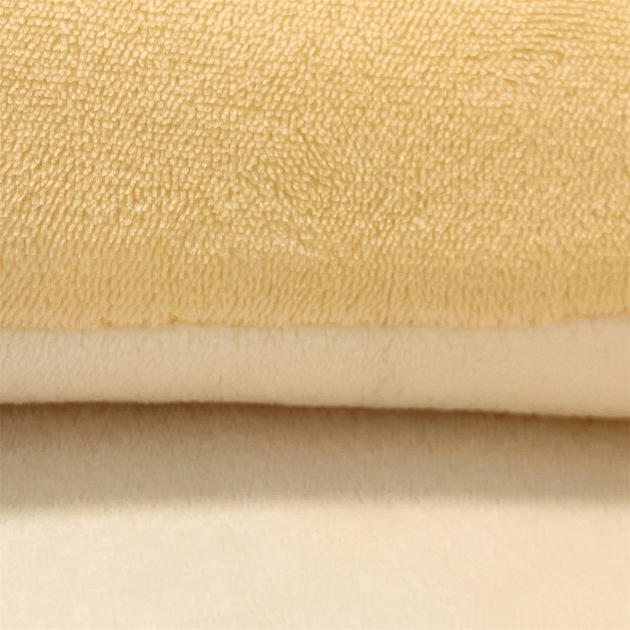 91家纺网 家纺一手货源 找家纺 换种生活 2025新款A类牛奶绒毛巾绣冬被被子被芯 云朵熊