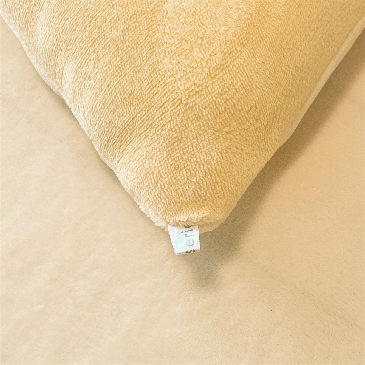 91家纺网 家纺一手货源 找家纺 换种生活 2025新款A类牛奶绒毛巾绣冬被被子被芯 云朵熊