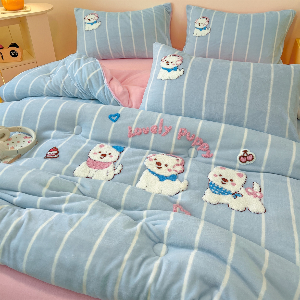 91家纺网 家纺一手货源 找家纺 换种生活 2025新款A类牛奶绒毛巾绣冬被被子被芯 萌萌犬