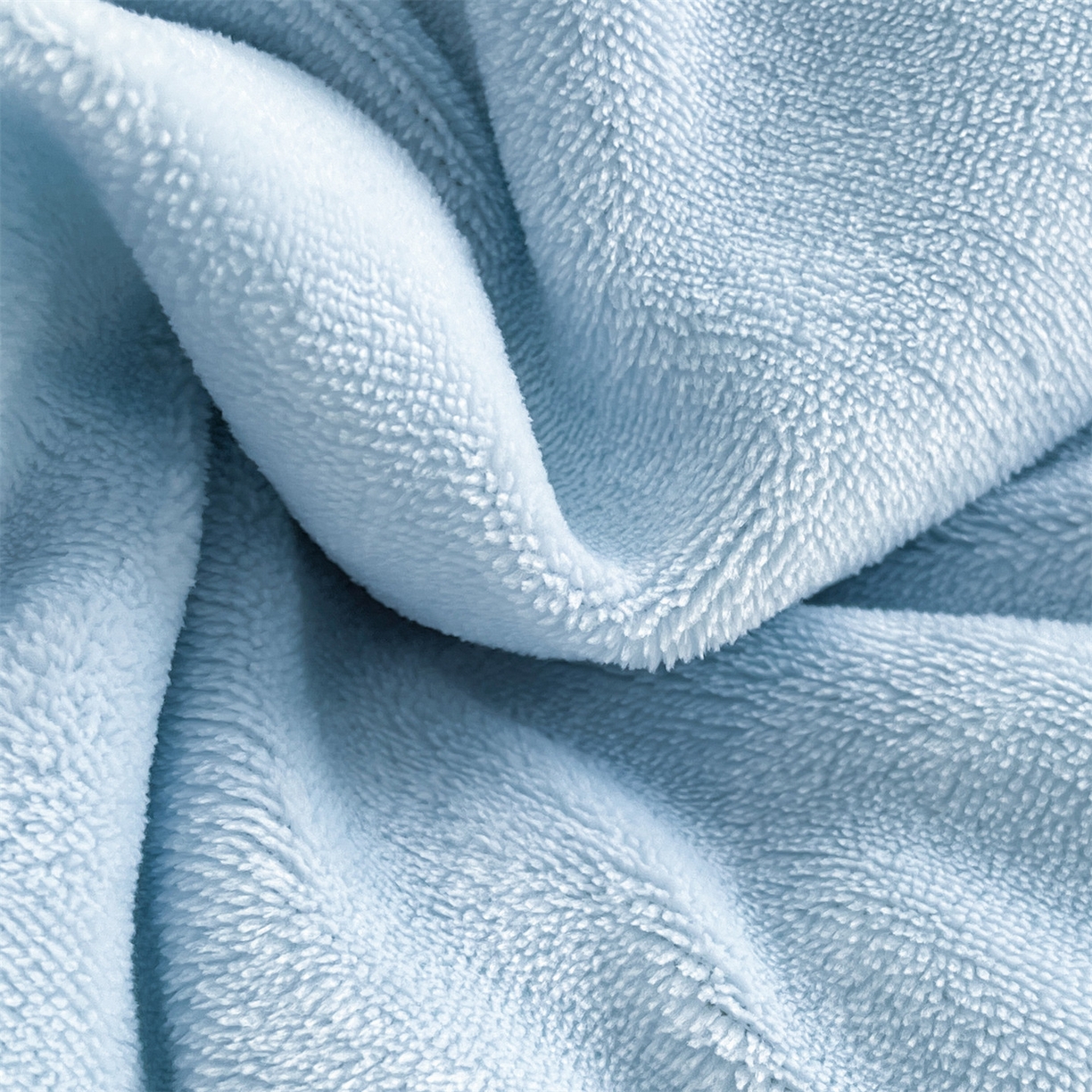 91家纺网 家纺一手货源 找家纺 换种生活 2025新款A类牛奶绒毛巾绣冬被被子被芯 小新日常