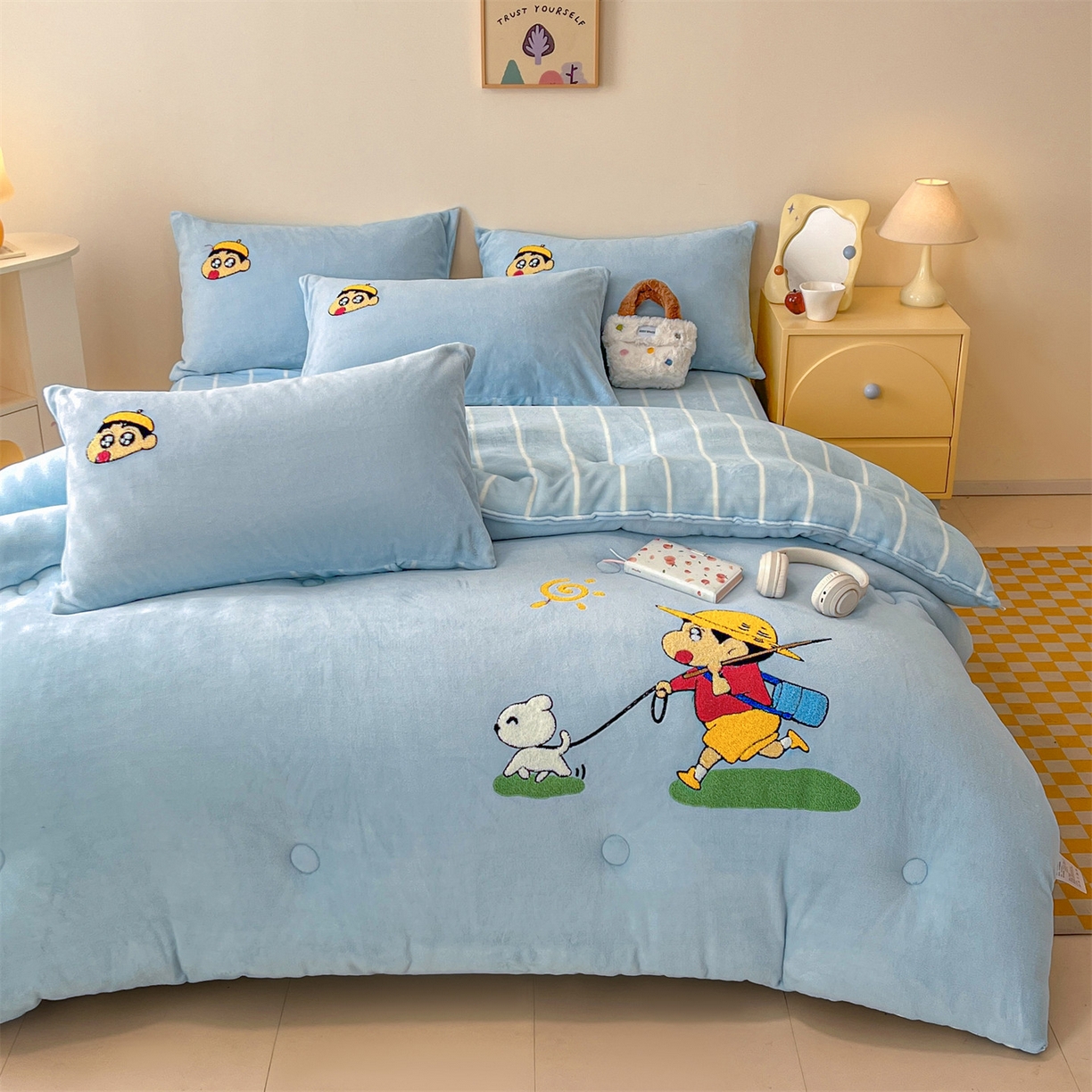 91家纺网 家纺一手货源 找家纺 换种生活 2025新款A类牛奶绒毛巾绣冬被被子被芯 小新日常