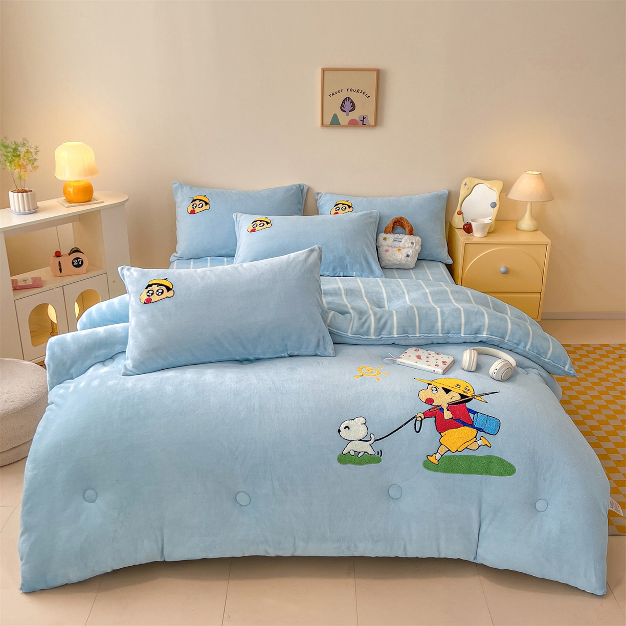 91家纺网 家纺一手货源 找家纺 换种生活 2025新款A类牛奶绒毛巾绣冬被被子被芯 小新日常