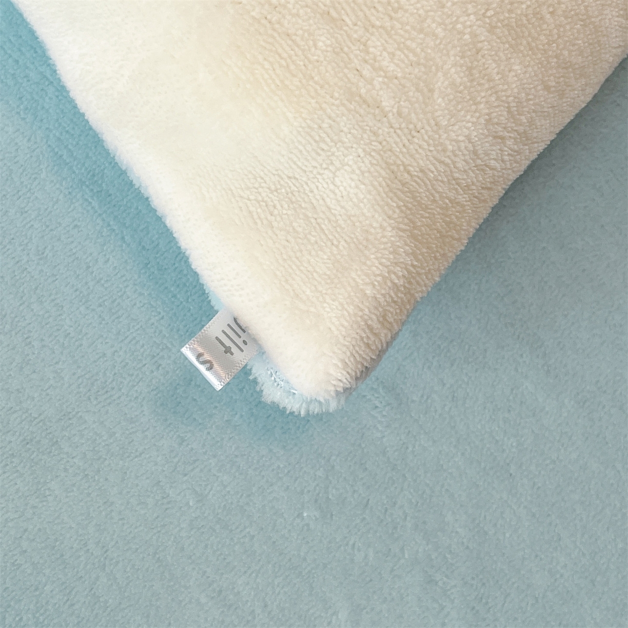 91家纺网 家纺一手货源 找家纺 换种生活 2025新款A类牛奶绒毛巾绣冬被被子被芯 企鹅时光