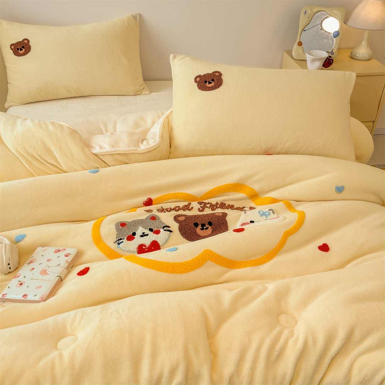 91家纺网 家纺一手货源 找家纺 换种生活 2025新款A类牛奶绒毛巾绣冬被被子被芯 云朵熊