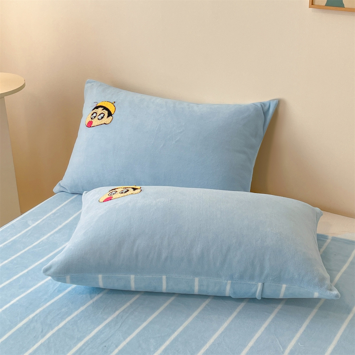 91家纺网 家纺一手货源 找家纺 换种生活 2025新款A类牛奶绒毛巾绣冬被被子被芯 小新日常