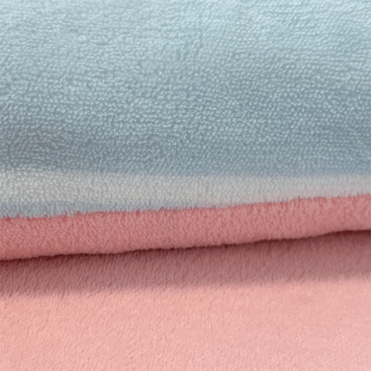 91家纺网 家纺一手货源 找家纺 换种生活 2025新款A类牛奶绒毛巾绣冬被被子被芯 萌萌犬