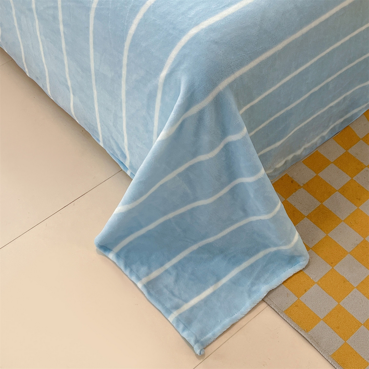 91家纺网 家纺一手货源 找家纺 换种生活 2025新款A类牛奶绒毛巾绣冬被被子被芯 小新日常