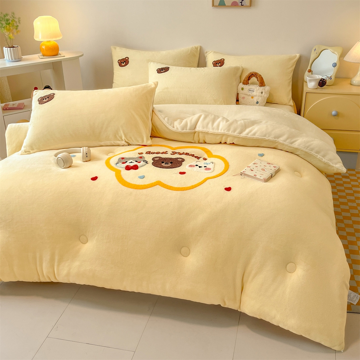 91家纺网 家纺一手货源 找家纺 换种生活 2025新款A类牛奶绒毛巾绣冬被被子被芯 云朵熊