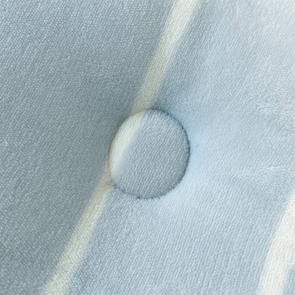 91家纺网 家纺一手货源 找家纺 换种生活 2025新款A类牛奶绒毛巾绣冬被被子被芯 萌萌犬