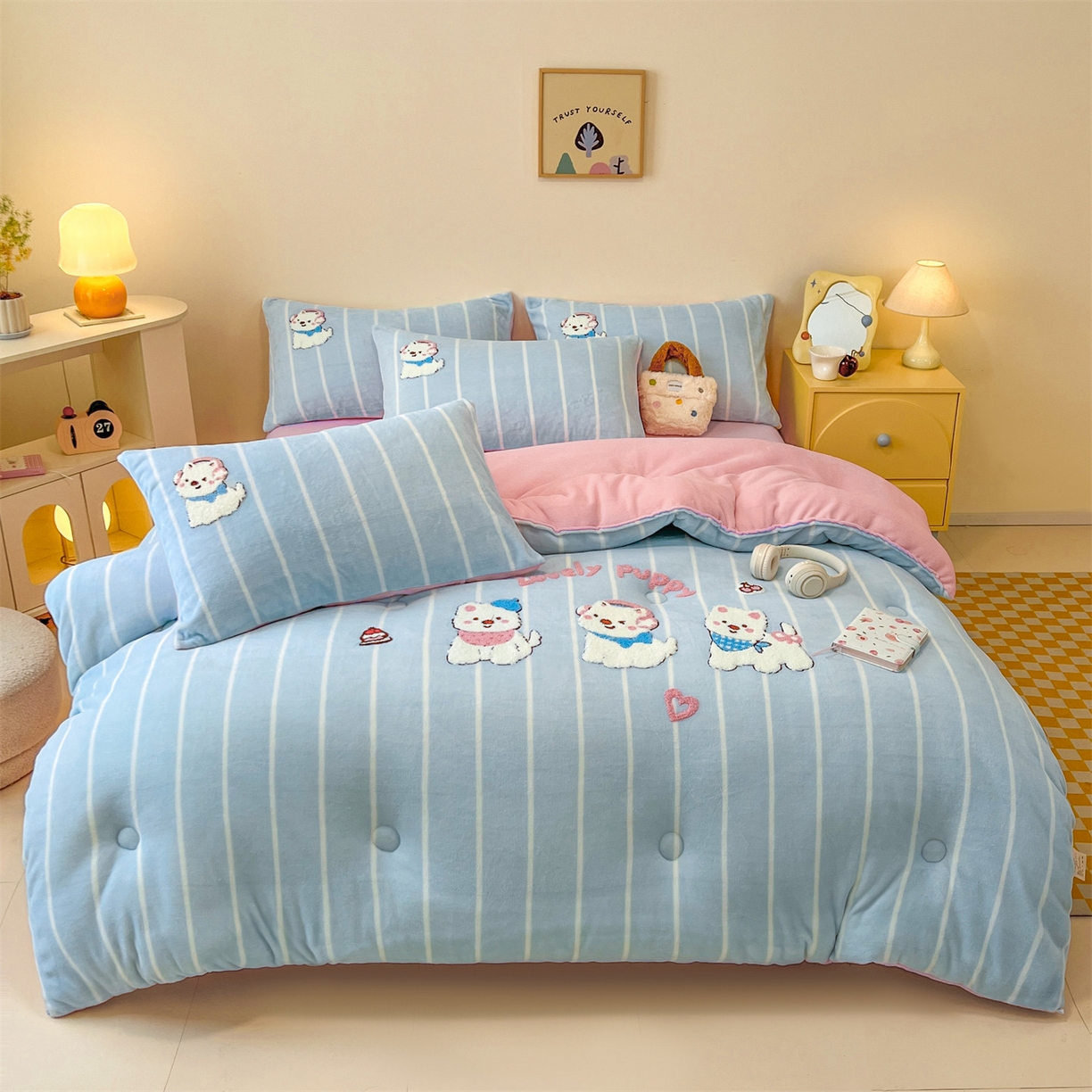 91家纺网 家纺一手货源 找家纺 换种生活 2025新款A类牛奶绒毛巾绣冬被被子被芯 萌萌犬