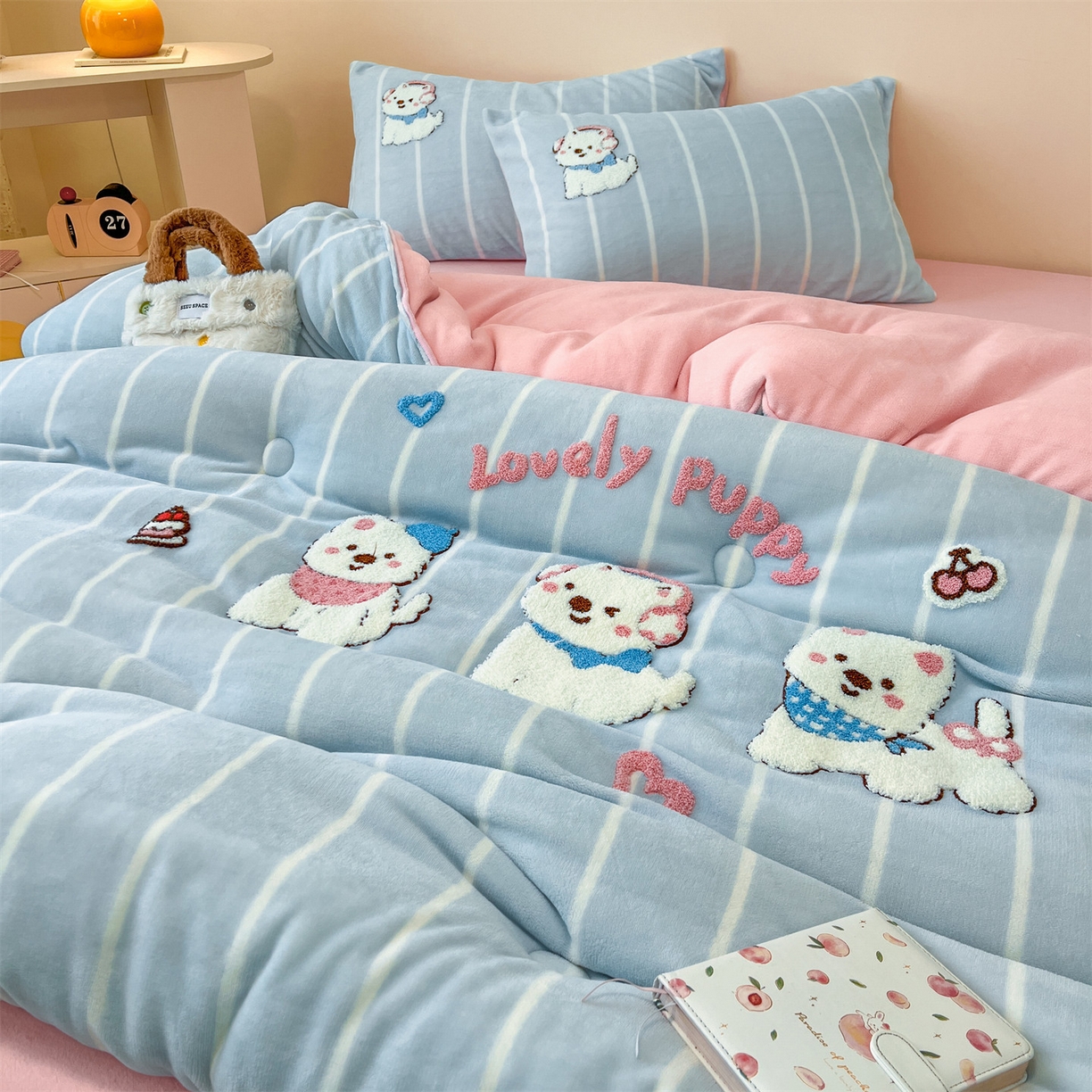 91家纺网 家纺一手货源 找家纺 换种生活 2025新款A类牛奶绒毛巾绣冬被被子被芯 萌萌犬