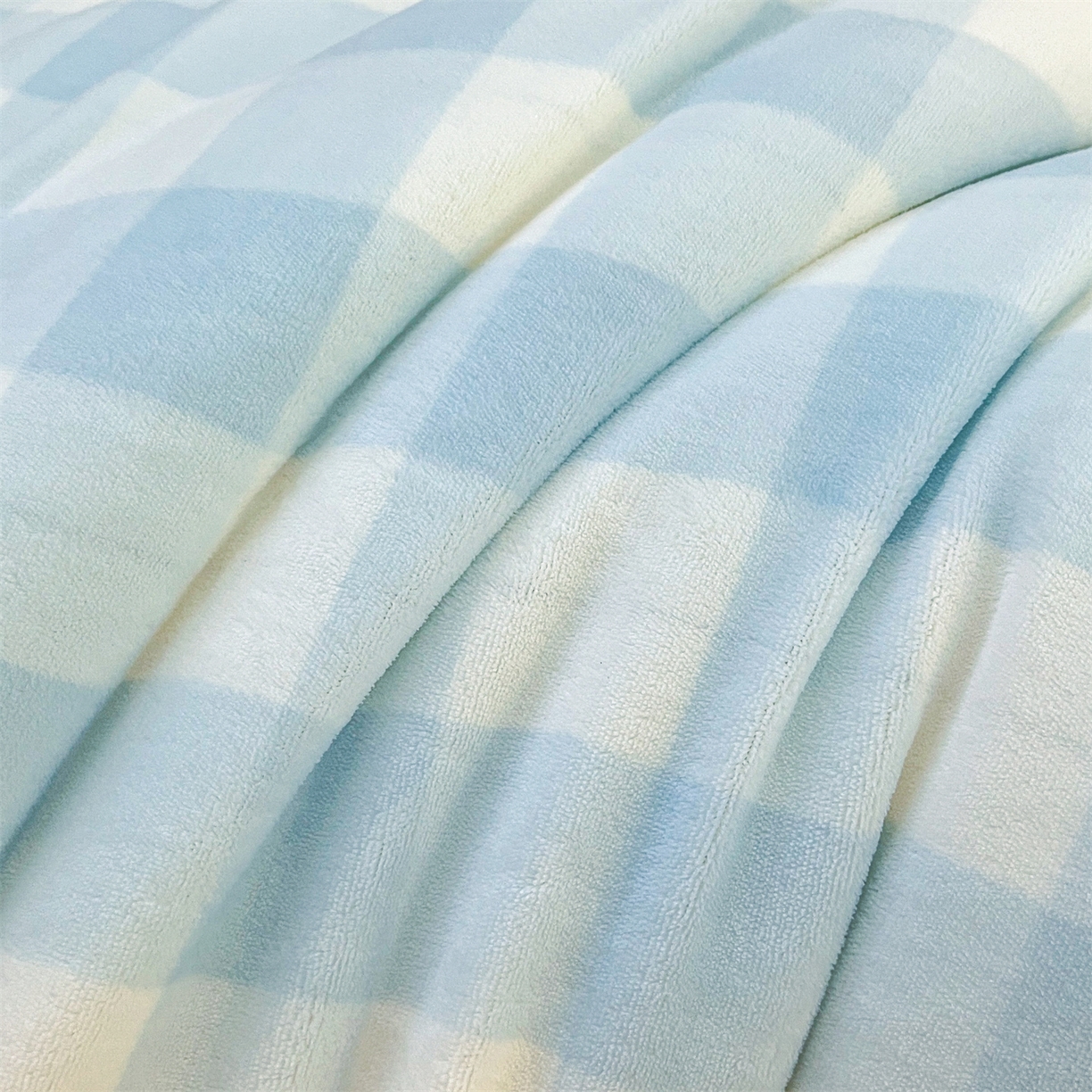 91家纺网 家纺一手货源 找家纺 （总）换种生活 2025新款A类牛奶绒贴布绣冬被被子被芯