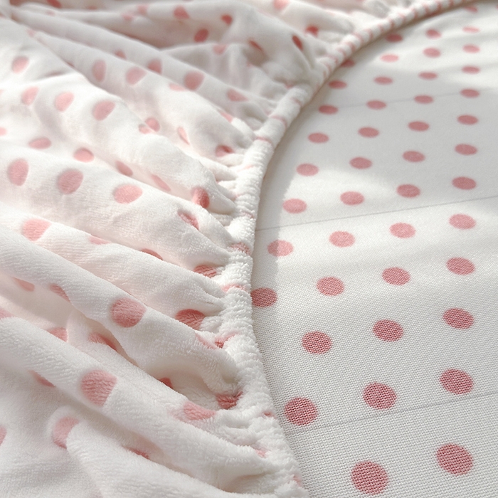 91家纺网 家纺一手货源 找家纺 寝柔家纺 2025新款冬季INS简约清新加厚牛奶雕花绒圆点波点单床笠 波点-奶油粉