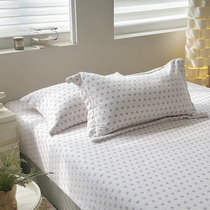 91家纺网 家纺一手货源 找家纺 寝柔家纺 2025新款冬季INS简约清新加厚牛奶雕花绒圆点波点单床笠 波点-芋泥紫