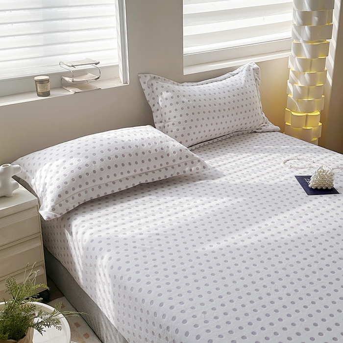 91家纺网 家纺一手货源 找家纺 寝柔家纺 2025新款冬季INS简约清新加厚牛奶雕花绒圆点波点单床笠 波点-芋泥紫