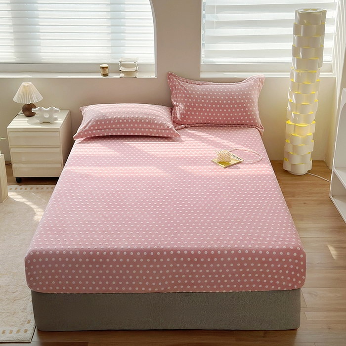 91家纺网 家纺一手货源 找家纺 寝柔家纺 2025新款冬季INS简约清新加厚牛奶雕花绒圆点波点单床笠 波点-蜜桃粉