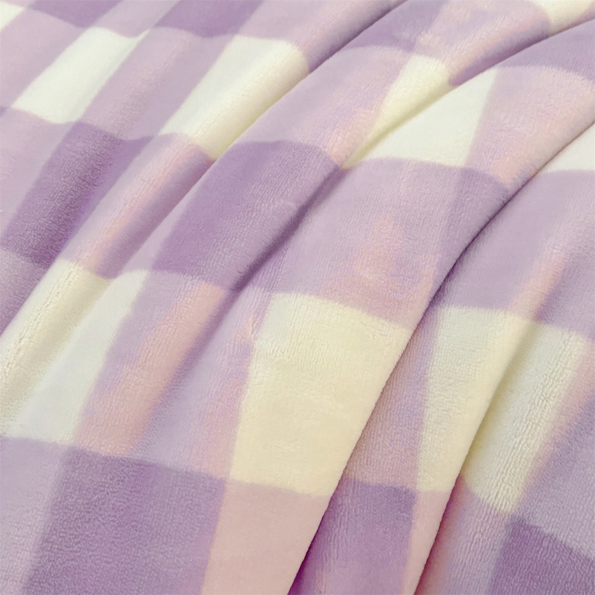 91家纺网 家纺一手货源 找家纺 换种生活 2025新款A类牛奶绒贴布绣冬被被子被芯 格纹萌喵-梦幻紫