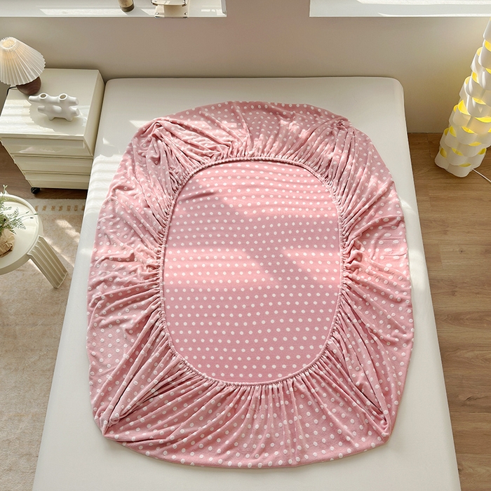 91家纺网 家纺一手货源 找家纺 寝柔家纺 2025新款冬季INS简约清新加厚牛奶雕花绒圆点波点单床笠 波点-蜜桃粉