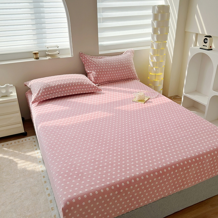 91家纺网 家纺一手货源 找家纺 寝柔家纺 2025新款冬季INS简约清新加厚牛奶雕花绒圆点波点单床笠 波点-蜜桃粉