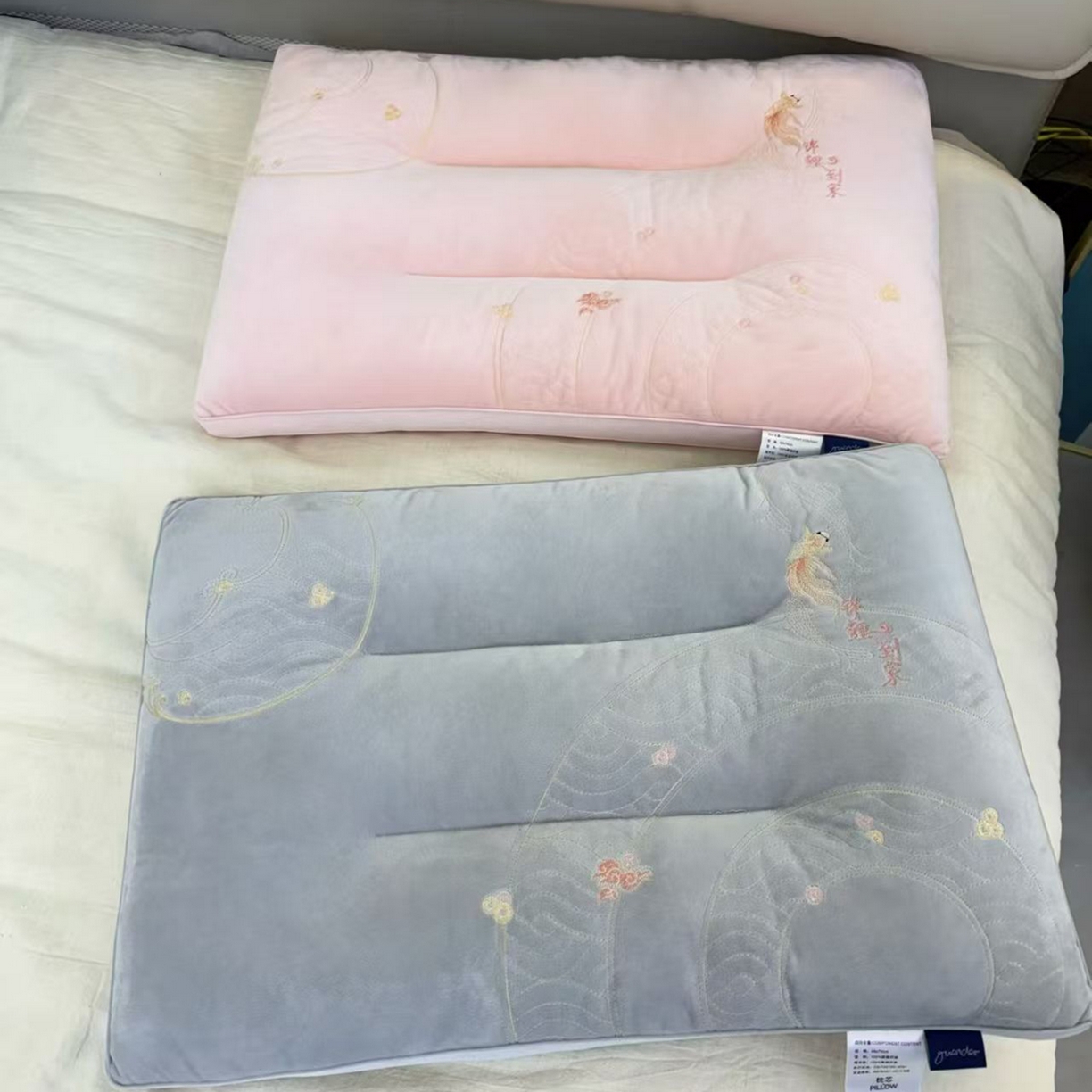 91家纺网 家纺一手货源 找家纺 （总）宇诺家纺 2025新款舒适锦鲤到家系列枕头枕芯