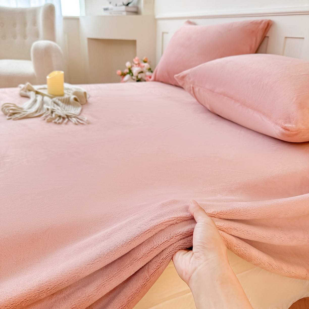 91家纺网 家纺一手货源 找家纺 卓缦家纺 2025新款秋冬牛奶绒刺绣床单加厚三件套单品 薄荷粉