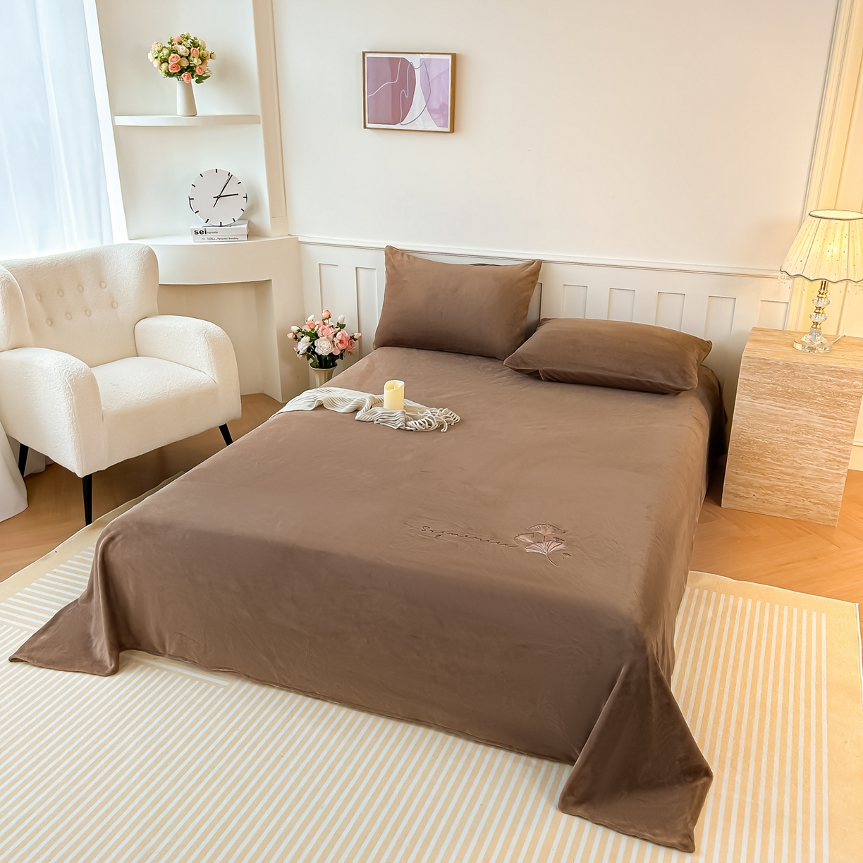 91家纺网 家纺一手货源 找家纺 卓缦家纺 2025新款秋冬牛奶绒刺绣床单加厚三件套单品 摩卡棕