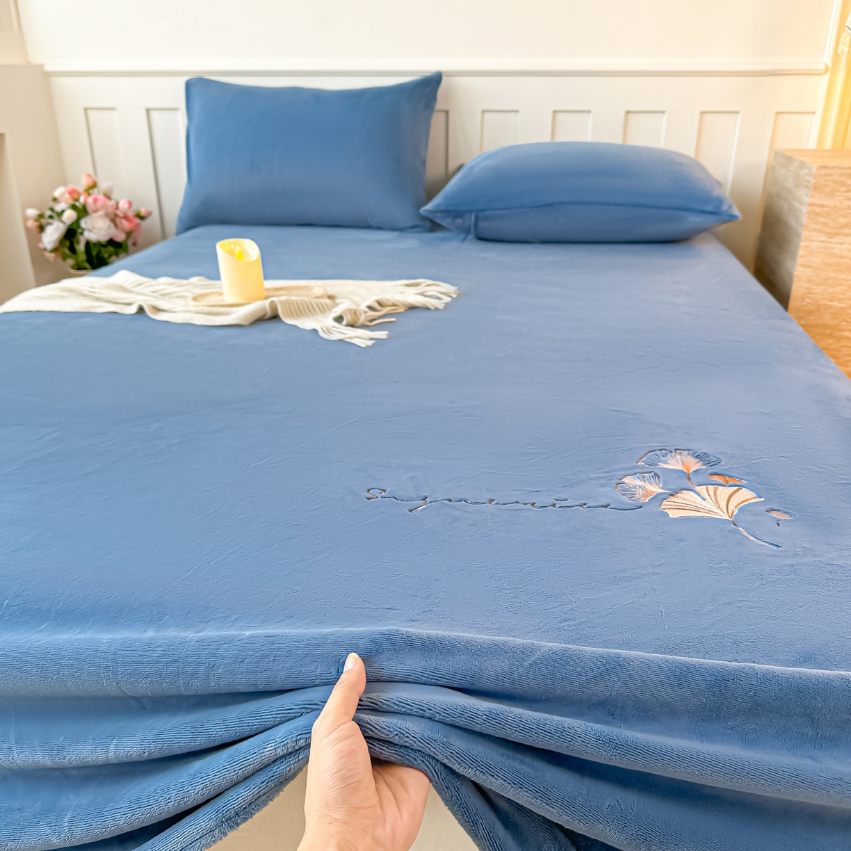 91家纺网 家纺一手货源 找家纺 卓缦家纺 2025新款秋冬牛奶绒刺绣床单加厚三件套单品 宾利蓝