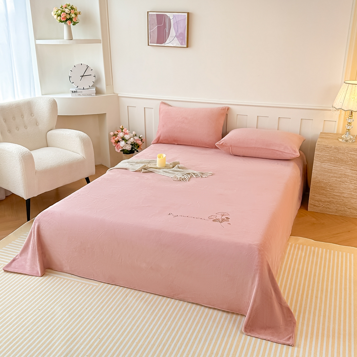 91家纺网 家纺一手货源 找家纺 卓缦家纺 2025新款秋冬牛奶绒刺绣床单加厚三件套单品 薄荷粉