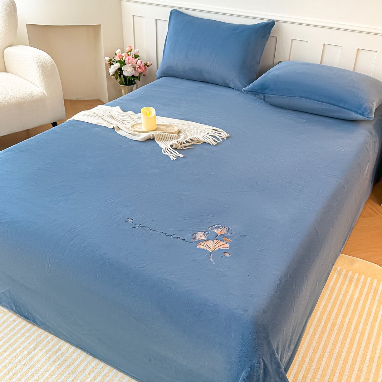 91家纺网 家纺一手货源 找家纺 卓缦家纺 2025新款秋冬牛奶绒刺绣床单加厚三件套单品 宾利蓝