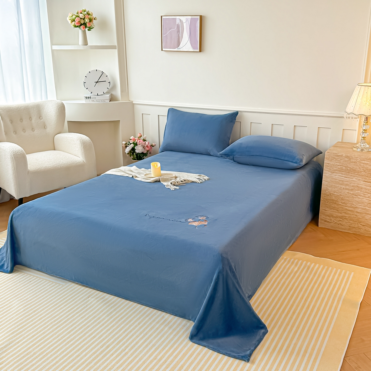 91家纺网 家纺一手货源 找家纺 卓缦家纺 2025新款秋冬牛奶绒刺绣床单加厚三件套单品 宾利蓝