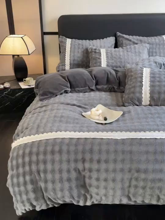 91家纺网 家纺一手货源 找家纺 云玲时尚 2025新款高克重泡泡牛奶绒单被套-泡芙 泡芙-深灰