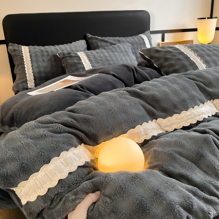 91家纺网 家纺一手货源 找家纺 （总）云玲时尚 2025新款高克重泡泡牛奶绒四件套-泡芙