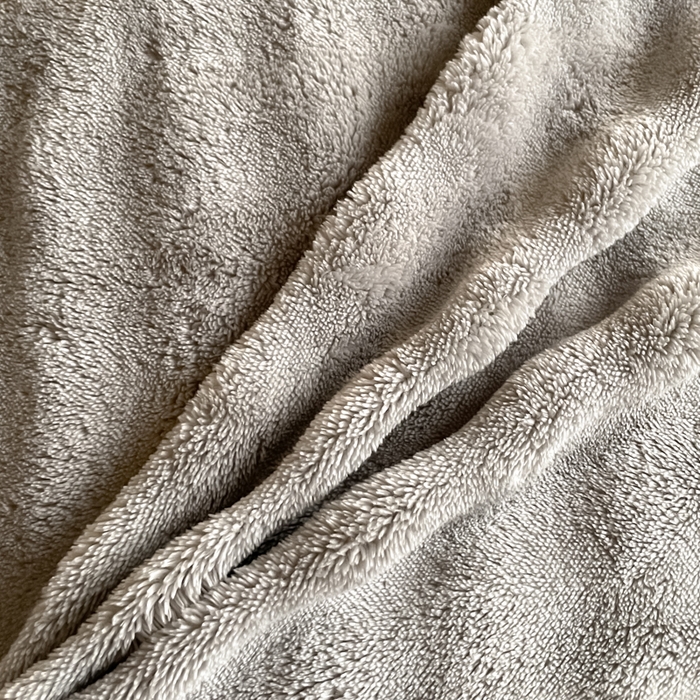 91家纺网 家纺一手货源 找家纺 云玲时尚 2025新款高克重泡泡牛奶绒四件套-泡芙 泡芙-浅灰