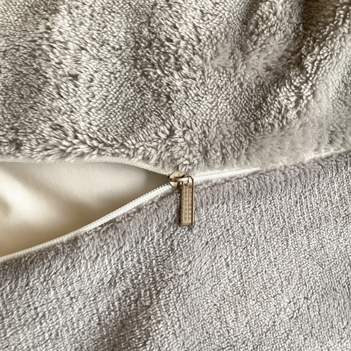 91家纺网 家纺一手货源 找家纺 云玲时尚 2025新款高克重泡泡牛奶绒四件套-泡芙 泡芙-浅灰