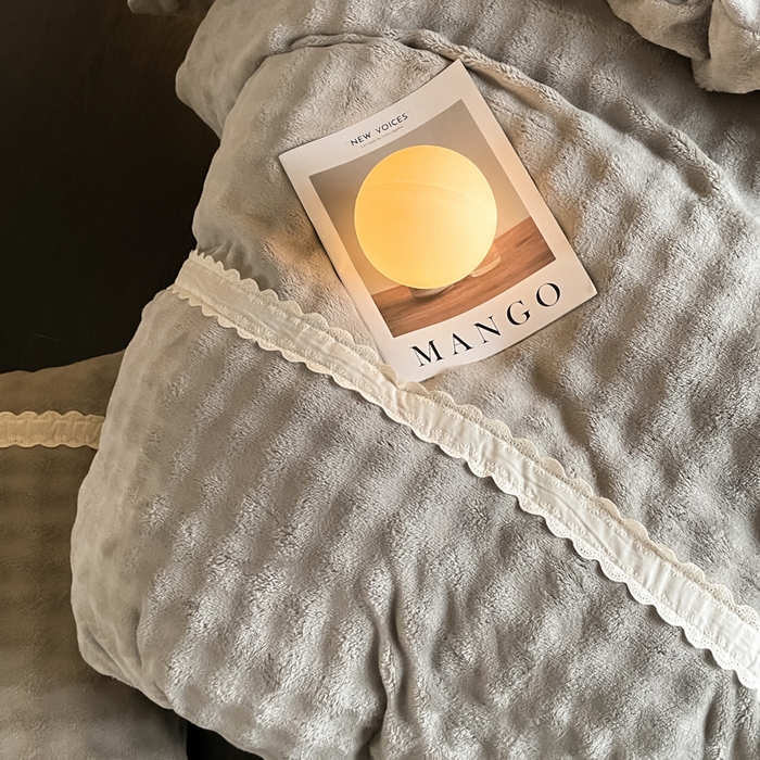 91家纺网 家纺一手货源 找家纺 云玲时尚 2025新款高克重泡泡牛奶绒四件套-泡芙 泡芙-浅灰