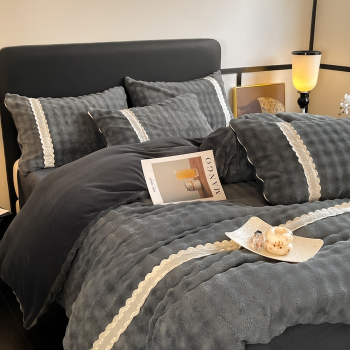 91家纺网 家纺一手货源 找家纺 云玲时尚 2025新款高克重泡泡牛奶绒四件套-泡芙 泡芙-深灰