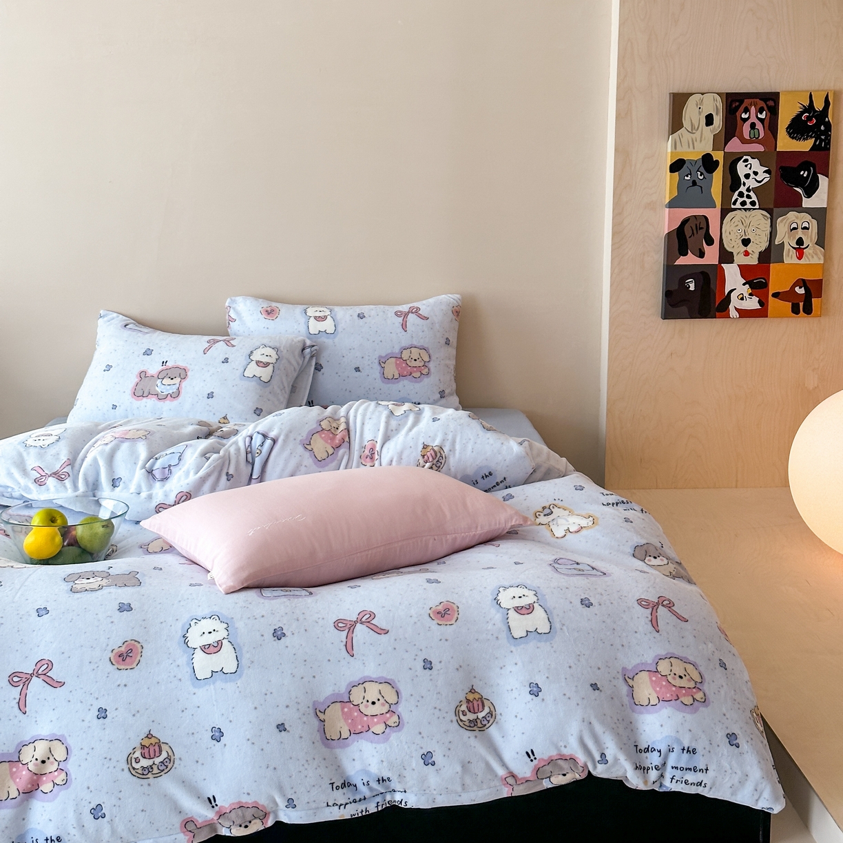 91家纺网 家纺一手货源 找家纺 时光里 2025新款230克全消光印花10色专版花型四件套 狗狗乐园-蓝